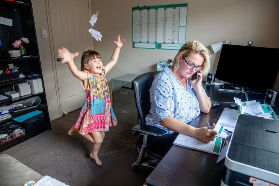 Single Mother And Lose A Job Here Are the Top 6 Business Ideas