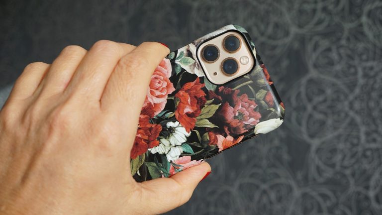 Choosing an iPhone Reparation Shop is more Cost-Effective