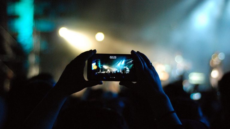 How Mobile Phones Have Contributed To eLearning