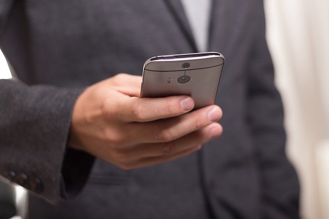 What Smartphone Users Are More Vulnerable To Hacking