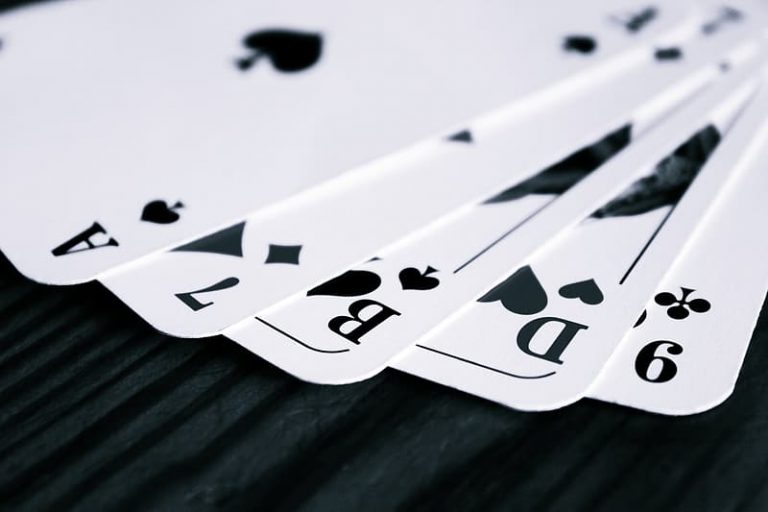 What Things Do You Need To Check Before Choosing A Website For Playing Online Rummy?