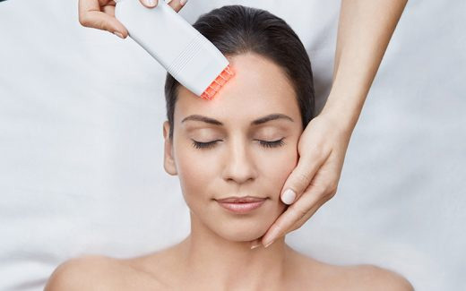 UNDERSTANDING THE DIFFERENCE BETWEEN HYDRAFACIAL AND MICRODERMABRASION