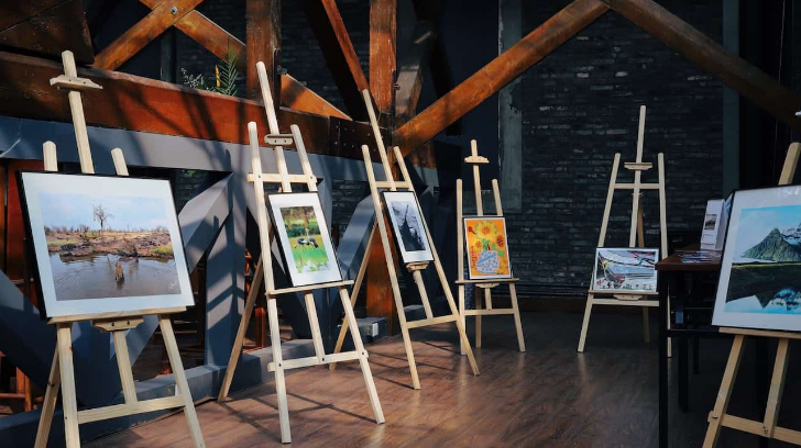 How to choose the easel for painting