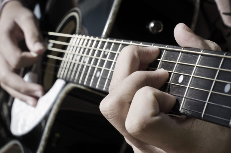Getting To Know Your Guitar: Playing Tips And Tricks