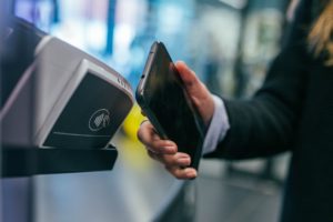 Advantages & Disadvantages of Contactless Payment