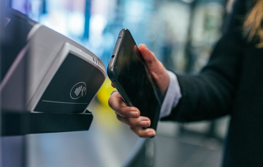 Advantages & Disadvantages of Contactless Payment